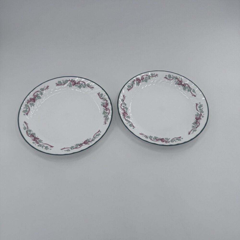 Corelle Vitrelle Holiday Christmas Ribbon 9” DINNER PLATES Set 2 Fast Shipping